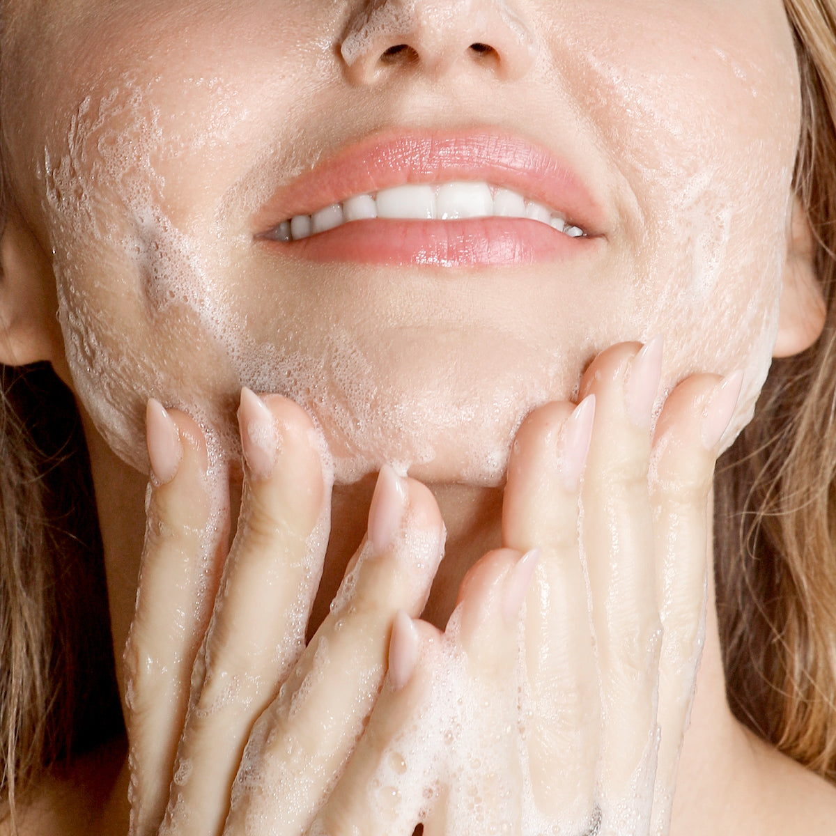 T グロー フォーミング クレンザー